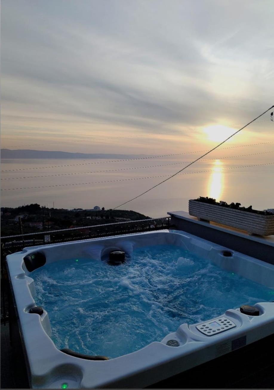 פודגורה Holliday Home Alida With Jacuzzi מראה חיצוני תמונה